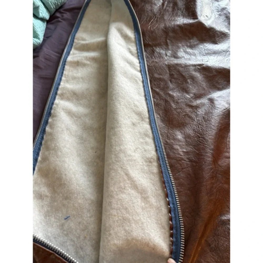 Vintage‎ Golf Bag Cover Brown Vinyl Tap Crest Zipper Cutter Material?